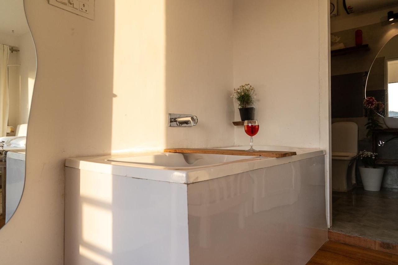 Ecstasy By Thhpsociety Bathtub Rooms Mukteshwar Buitenkant foto