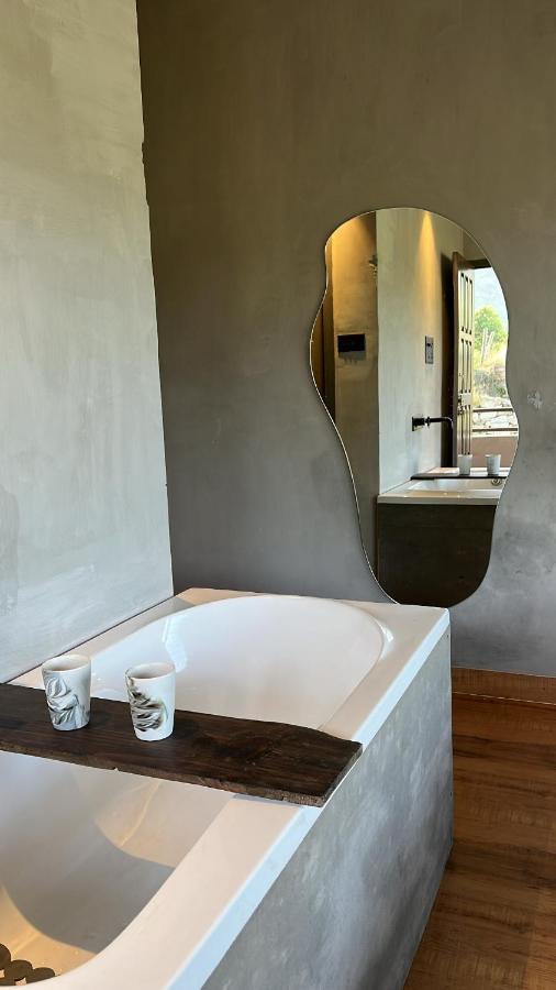 Ecstasy By Thhpsociety Bathtub Rooms Mukteshwar Buitenkant foto